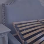Łóżko z podnoszonym zagłówkiem